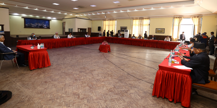 सत्ता गठबन्धनभित्र केन्द्रमा तालमेल, जिल्लामा बेमेल