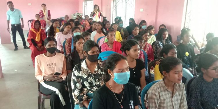 उराँव विधार्थीलाई सम्मान तथा पुरस्कार