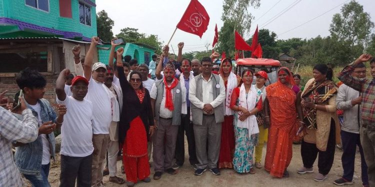 नेकपा माओवादी केन्द्रका उम्मेदबारहरु घरदैलौमा व्यस्त