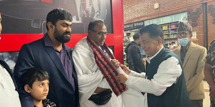 हजका लागि नेपाली मुसलमानहरू साउदी प्रस्थान, संचारमन्त्रीद्धारा बिदाई