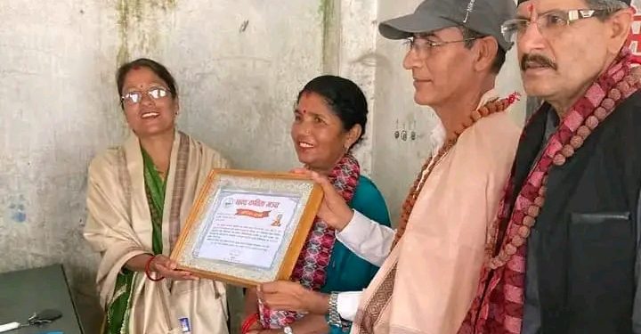 विमला पोख्रेललाई छन्द कविता मञ्च काठमाण्डौंद्धारा सम्मान