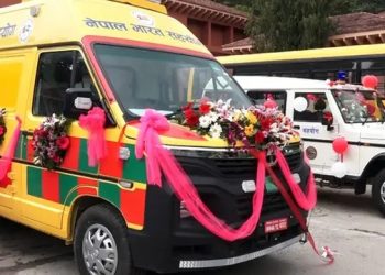 भारतद्वारा ७५ वटा एम्बुलेन्स र १७ वटा विद्यालय बस उपहार प्रदान