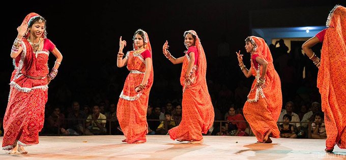 धानबाली सुक्न थालेको भन्दै राती महिलाद्धारा जतजाटिन खेल्दै