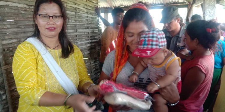 बाढी प्रभावित गर्भवती र सुत्केरी महिलालाई राहत