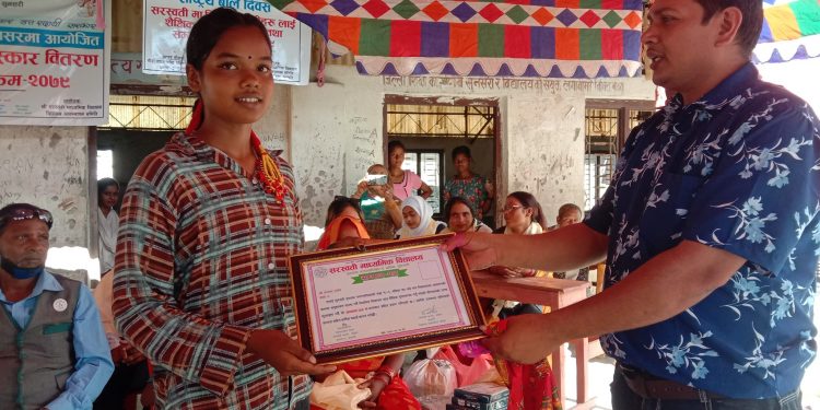 बाल दिवशमा बालबालिका सम्मानित