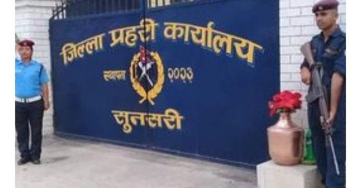 सुनसरीमा ६१ प्रतिवादी एकैदिन पक्राउ, एसपी ढकाल भन्छन्,’ अपराधीक गतिविधि गर्नेलाई खोजीखोजी कार्वाही गर्छु