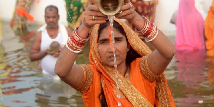 उदाउँदो सूर्यलाई अघ्र्य दिँदै छठ पर्व सम्पन्न