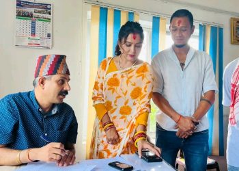 उम्मेदवारी दर्ता गराउँदै रेखाले भनिन्- मोरङका जनताले विद्रोह गर्दैछन्