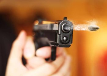 प्रेमीकाे गाेली लागेर हत्या, प्रेमीकाकाे अवस्था समान्य