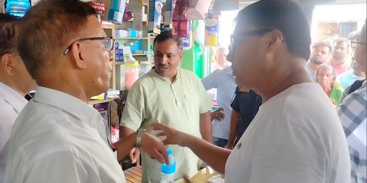 व्यवसायीद्वारा सरकारी अनुगमन टोलीलाई थुन्ने प्रयास