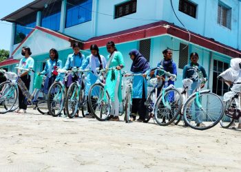 इनरूवा नगरपालिकाले दलित र मुस्लिम छात्राहरुलाई साइकल वितरण