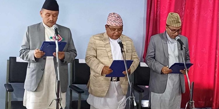 मुख्यमन्त्रीको सपथसँगै कोशीमा चार सदस्यीय मन्त्रिपरिषद् गठन