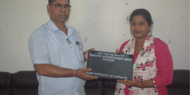 देवानगञ्ज गाउँपालिका भित्र रहेको विद्यालयहरुलाई ल्यापटप हस्तान्तरण