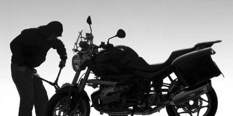 कोशीबाट मोटरसाईकल चोरी गर्ने भोक्राहा नरसिंह ३ का यादव पक्राउ