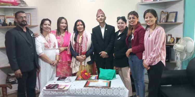 सुनसरीका पहिलो महिला प्रमुख जिल्ला अधिकारी हुमकला पाण्डेको सफल कार्यकाल रहेको भन्दै सङघसंस्थाहरुले सम्मान