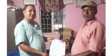 विद्यालयमा कक्षा नलिने शिक्षकलाई कार्वाहीको माग