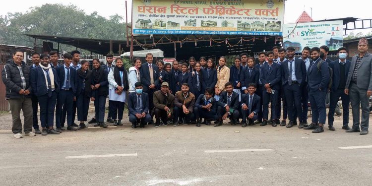 सूर्यकिरण एकेडेमीका विधार्थी शैक्षिक भ्रमणमा 