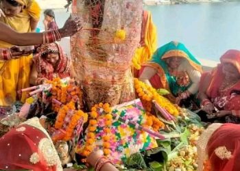 देशै भर हर्षोल्लासका साथ बटसावित्री अर्थात बरसाईत पर्व मनाउँदै