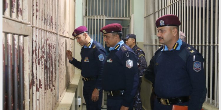 डिआईजी अधिकारीद्धारा सुनसरी जिल्ला प्रहरी कार्यालयको निरीक्षण