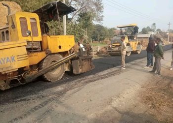 भोक्राहा नरसिंह गाउँपालिकामा नाला सहितको कालोपत्रे सडक निर्माण अन्तिम चरणमा ,स्थानीयवासीमा खुशी