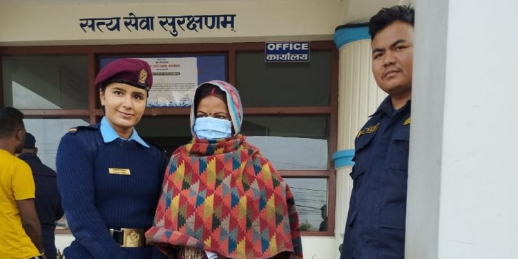 देवानगंजमा अवैध गाँजासहित, महिला नियन्त्रणमा