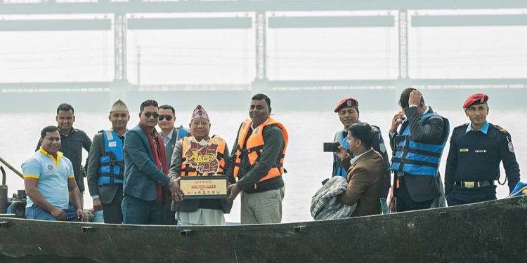 कोशी नदी किनारमा केपीएल सिजन २ को ट्रफी अनावरण