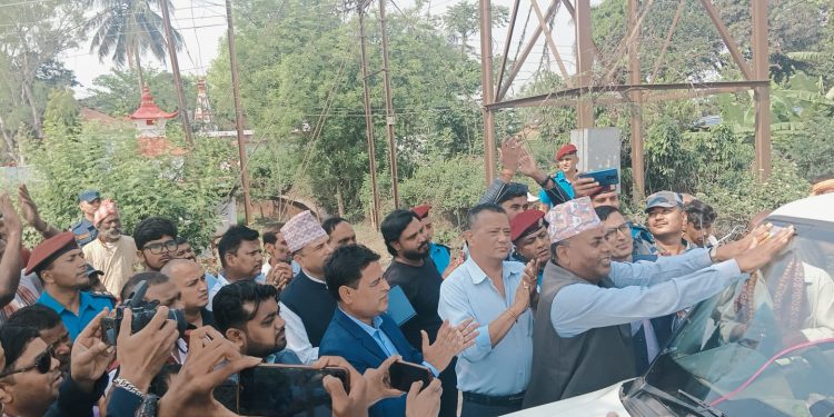 कोशी पर्यटन वर्ष २०८२ लाई सफल बनाउन भारतीय सवारीसाधनमा स्टिकर टाँस्ने कार्यक्रम सुरुवात